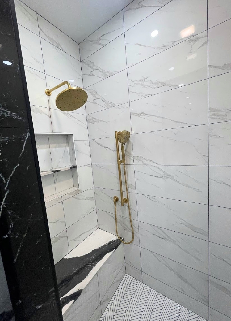 Black & White Bathroom — project photo 3